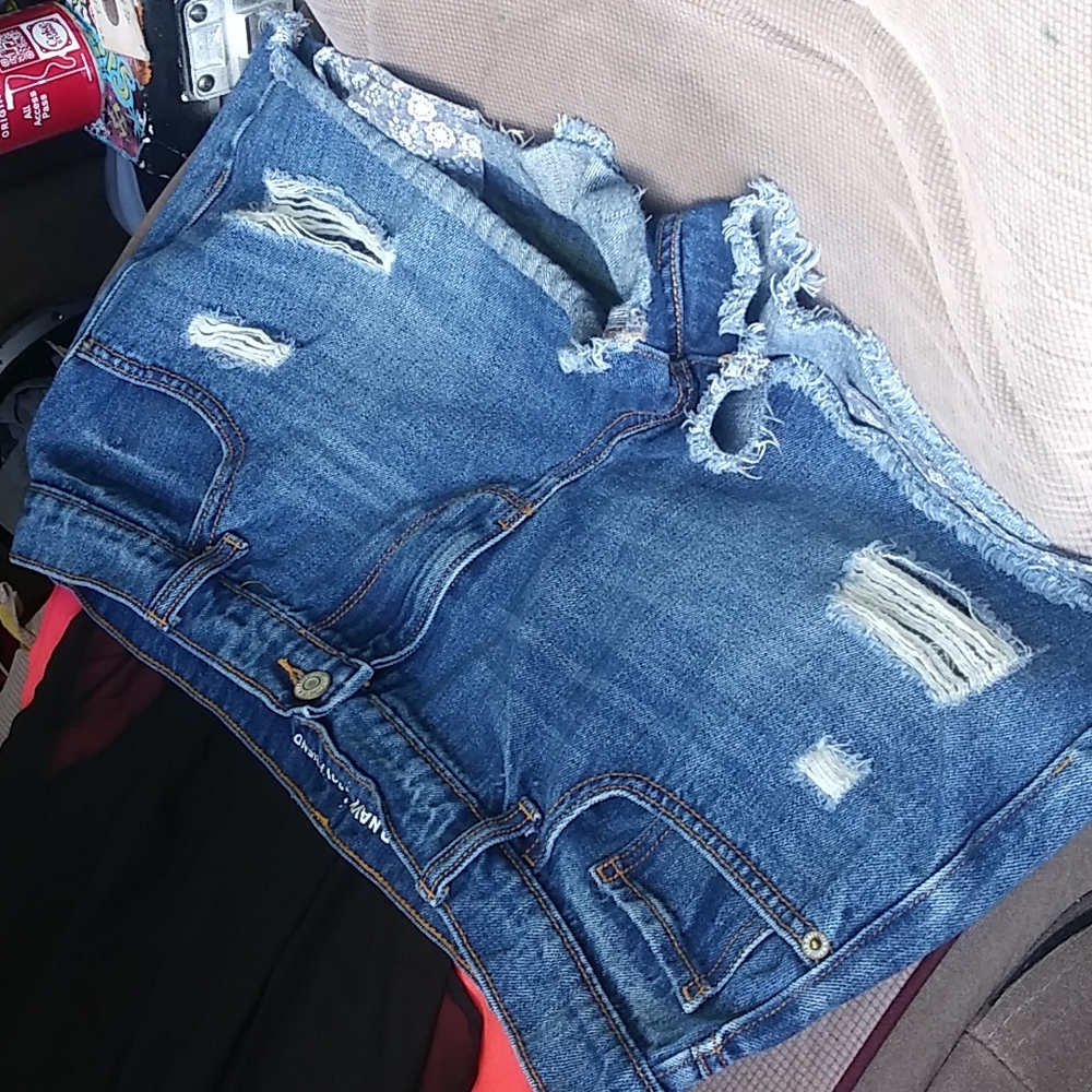 Old Navy shortie boyfriend shorts::bandana peekaboo pockets::size 12